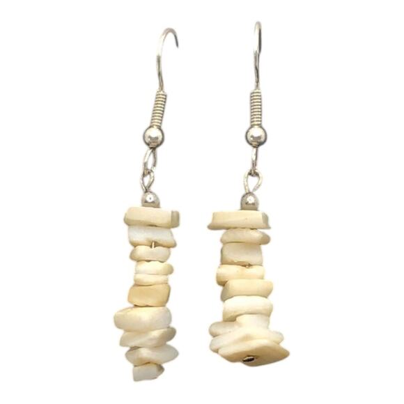 Vintage Retro Beachy 1980’s Ivory Lightweight Dangle Puka Shell Earrings - Picture 4 of 8